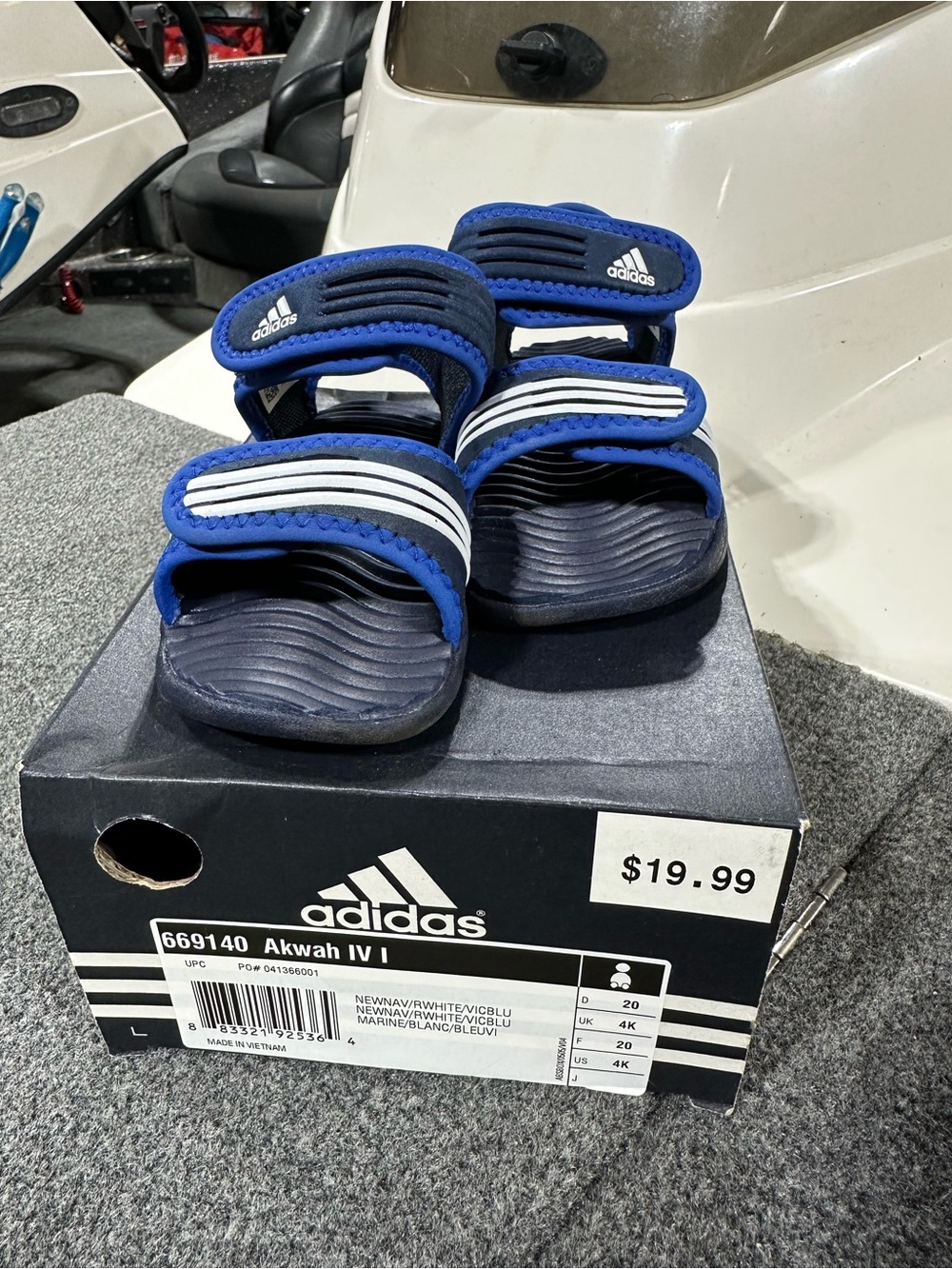 adidas Kids Blue Akwah IV Sandals-Like New-Size 4 - Picture 2 of 6